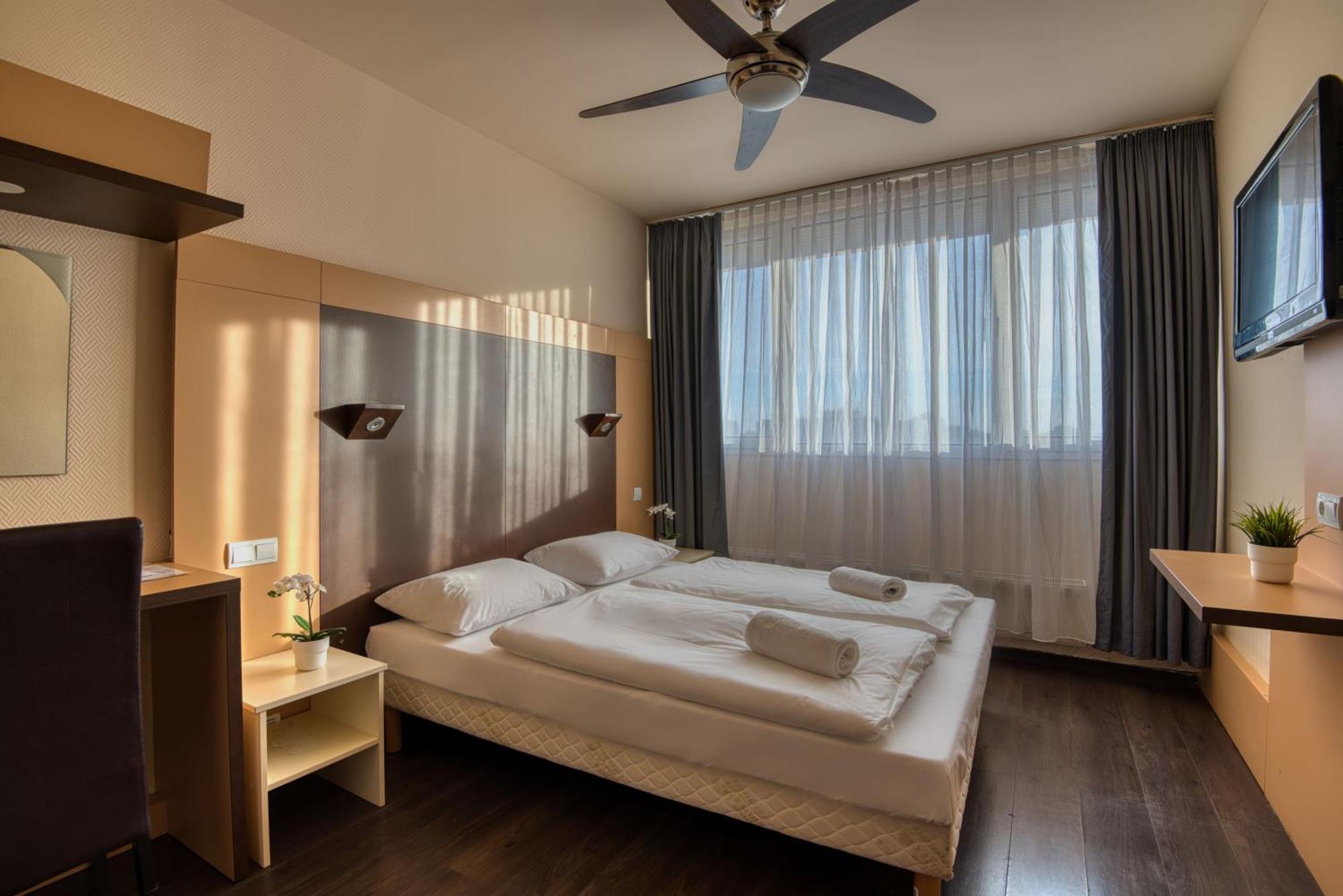 City Budget Hotel Βουδαπέστη Εξωτερικό φωτογραφία