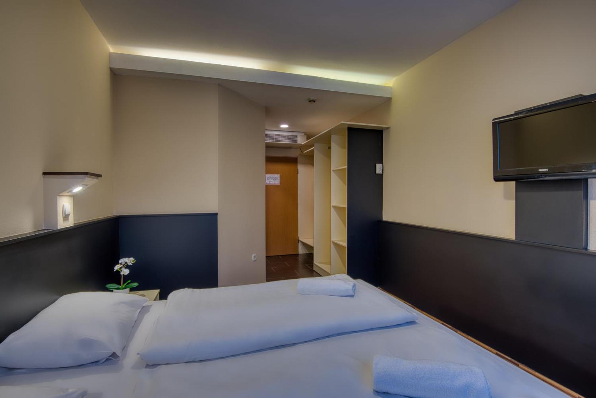City Budget Hotel Βουδαπέστη Εξωτερικό φωτογραφία